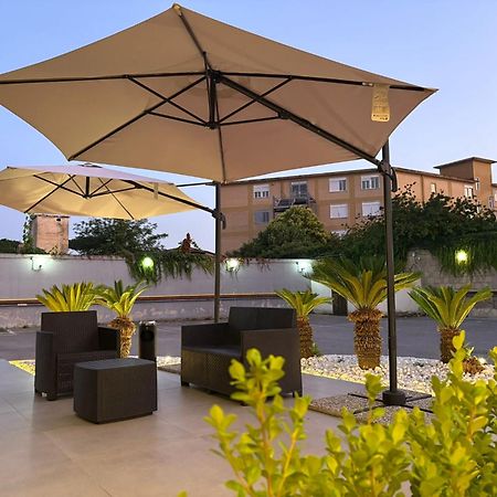 Hotel Plaza Aversa Esterno foto