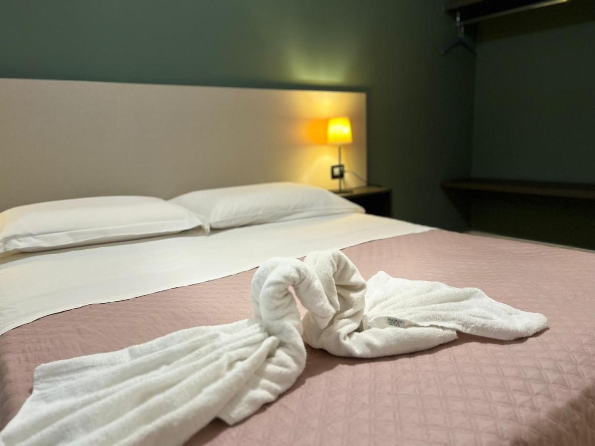 Hotel Plaza Aversa Esterno foto