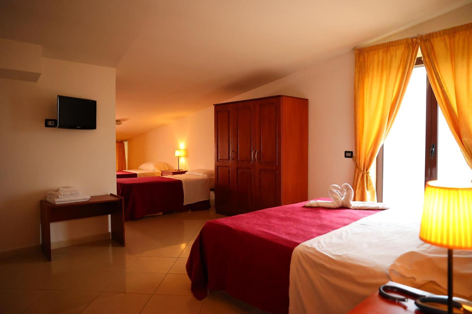 Hotel Plaza Aversa Esterno foto