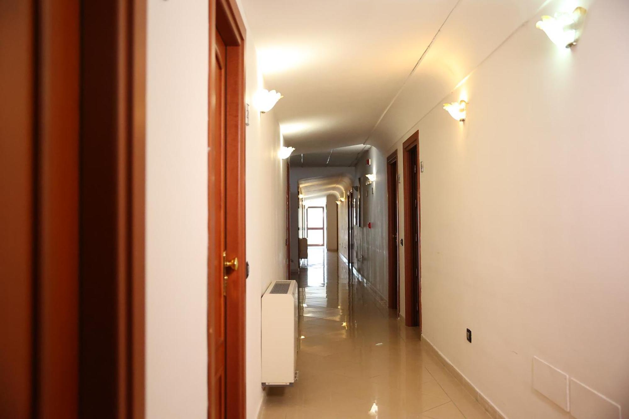 Hotel Plaza Aversa Esterno foto