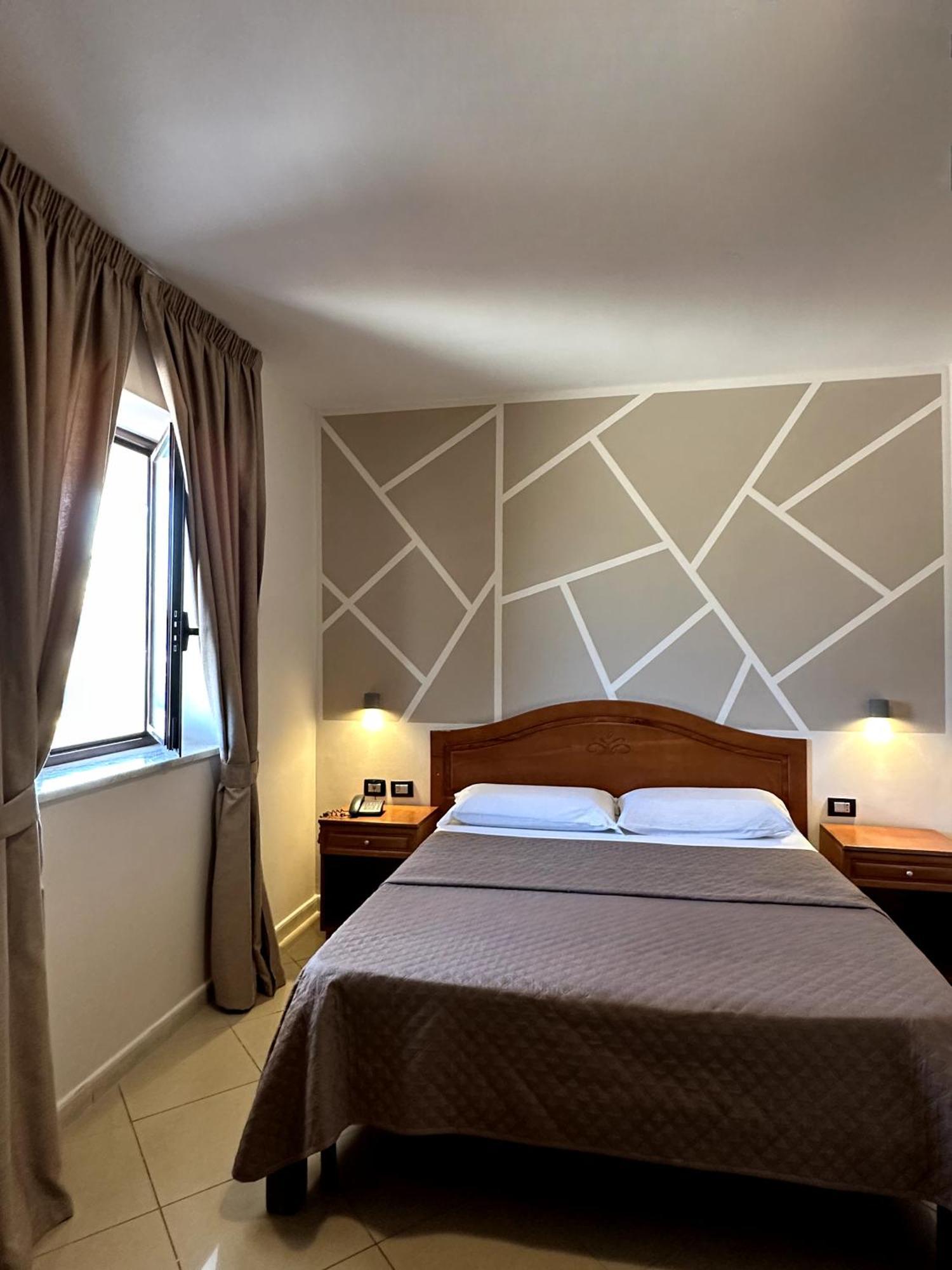 Hotel Plaza Aversa Esterno foto