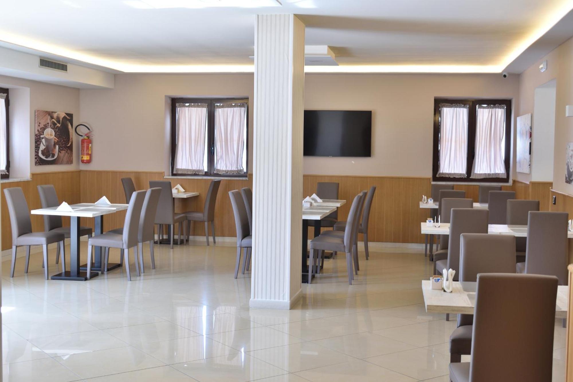 Hotel Plaza Aversa Esterno foto
