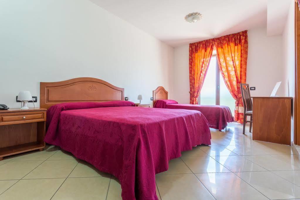 Hotel Plaza Aversa Esterno foto